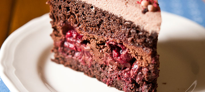 Chocolate-cherry cake