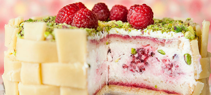 Pistachio-raspberry cake